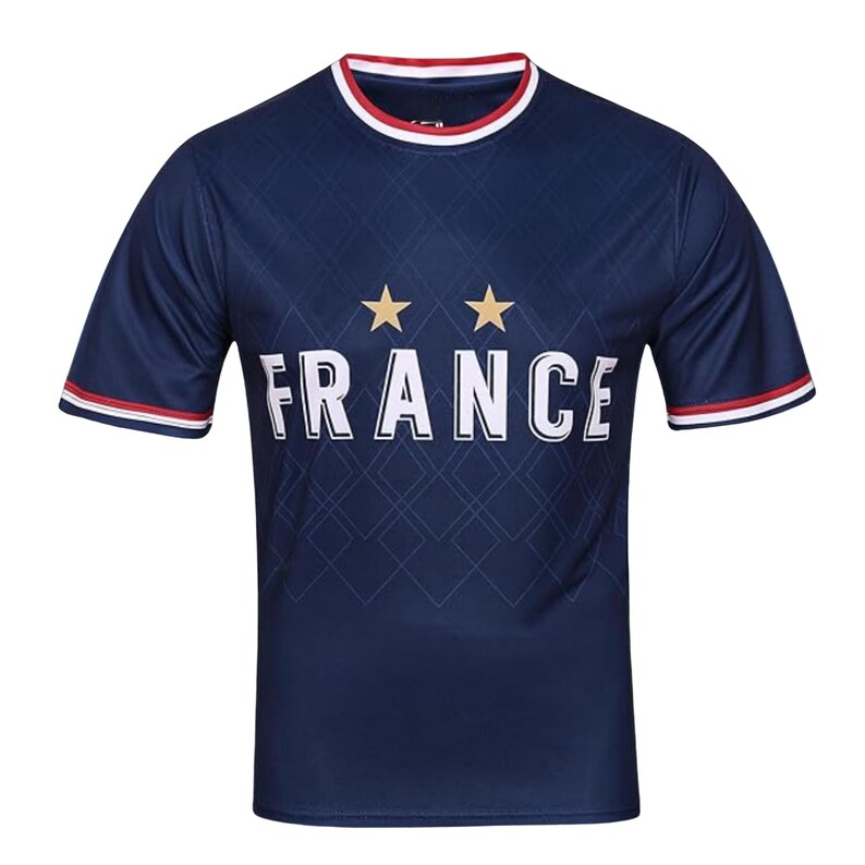 K&ouml;nnte beinhalten: Marineblaues T-Shirt mit dem Wort "FRANCE" in wei&szlig;en Blockbuchstaben und zwei goldenen Sternen. Das Shirt hat ein Rautenmuster und rot-wei&szlig;e Verzierungen an Kragen und &Auml;rmeln.