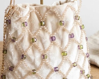 Pochette en velours crème ornée de perles de cristal faites à la main, avec chaîne dorée, élégante pochette de mariage, sac de soirée luxueux, cadeau unique pour elle