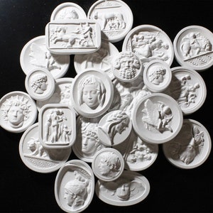 Intaglio de gesso, 10 peças de entalhes Grand Tour mistos, arte de parede de gesso, decoração de casa, medalhões de gesso, design clássico