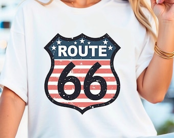Patriotisk Route 66 PNG, USA:s flaggskölddesign, vintagevägsskyltkonst, retro Americana-grafik, sublimering av roadtrip, digital nedladdning