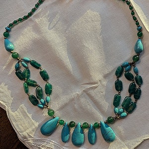 Handcrafted Vintage Turquoise and Green Agate With Silver Beads Necklace