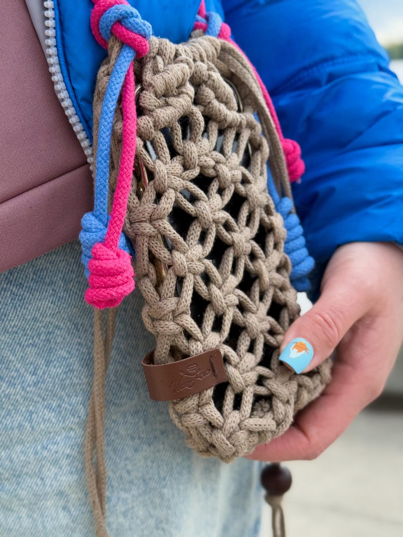 Boho crossbody phone bag in earthy beige – lightweight and breathable.