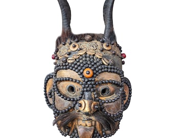 タルー族のシャーマンの悪魔払いのマスク、手彫りのネパールの儀式用