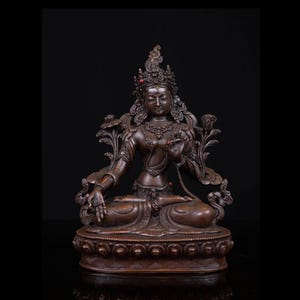 Statua maestosa di Tara Bianca / Dettagli intricati e lavorazione artigianale / Statua rifinita a mano / Pezzo d&#39;arte in edizione limitata