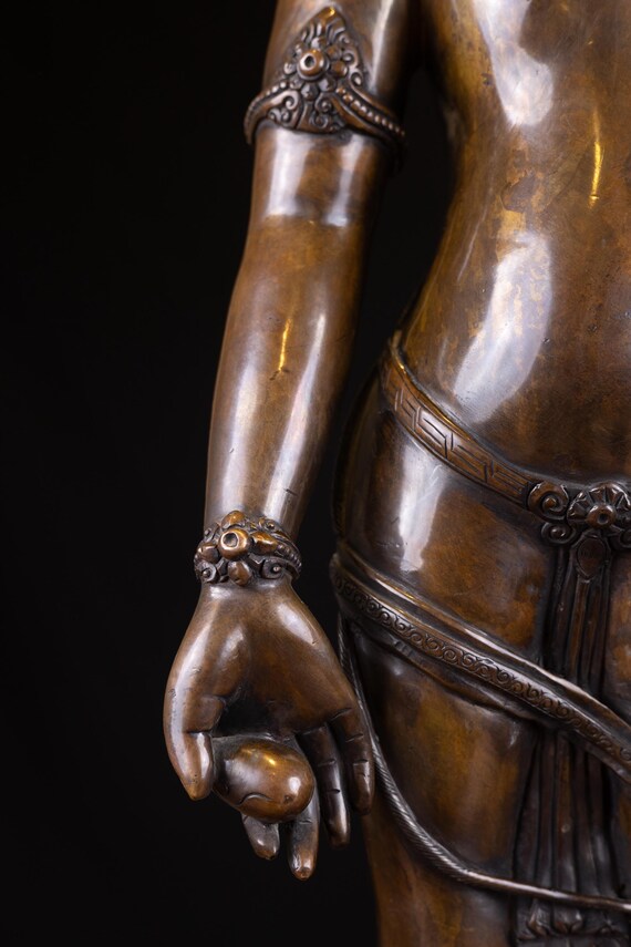 Exquisite Padmapani Lokeshvara Statue | Intricate Details