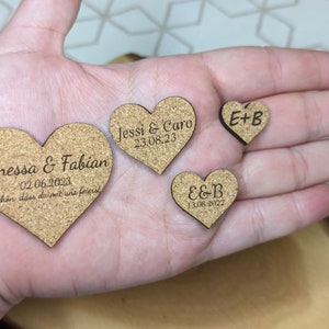 Herzen aus Kork - Personalisierte Tischdeko - Hochzeit / Geburtstag / Taufe / Kommunion / Jubiläum - Streudeko personalisiert
