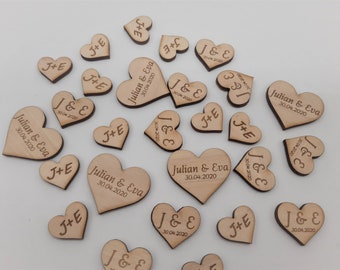 Personalisierte Tischdeko - Herzen aus Holz - Hochzeit / Geburtstag / Taufe / Kommunion / Jubiläum - Streudeko personalisiert