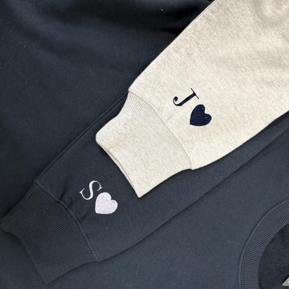 Sweat brodé personnalisé avec initiale - Saint valentin couple, vêtement en commun, idée cadeau partenaire, cadeau original copine