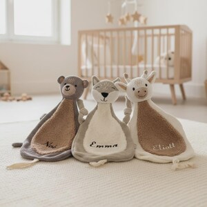 Doudou personnalisé avec attache tétine – Embroidered Name Pacifier Clip Animal Blanket image 3