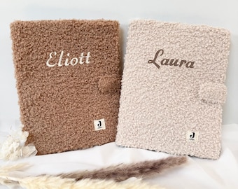 Carnet de santé brodé Protège, cadeau bébé personnalisé, bébé brodé naissance, carnet de santé personnalisé, cadeau naissance personnalisé