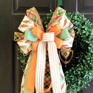 Spring/summer carrot bow 11x17”