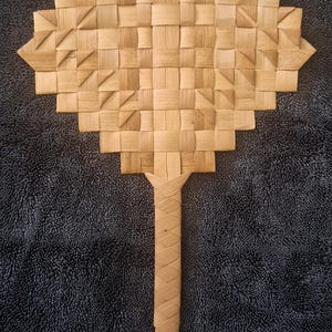 Hawaiian hand woven lauhala fan (4-MED)