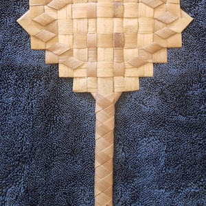 Hawaiian hand woven lauhala fan (3-SML)