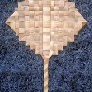 Hawaiian hand woven lauhala fan (6-SML)