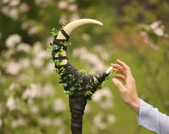 Bastón de Luna Creciente: vara mágica para cosplay, mago, brujería, madera dracónica, wicca, accesorios de vestuario, cosplay de hechicería, aliso