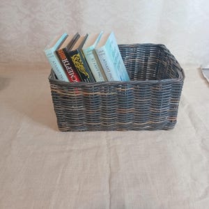 Kosz wiklinowy do stylowego przechowywania