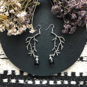 Silver crystal twig, Elven dangle earrings, Black gothic jewelry, Hedge witch druid earrings, Forest branch witchy jewelry, Strega fashion