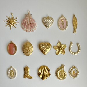 Coquette Charm Soup – vergoldete Herz- und Schleifen Charms | Romantische Schmuckanhänger für DIY Schmuck & Geschenke
