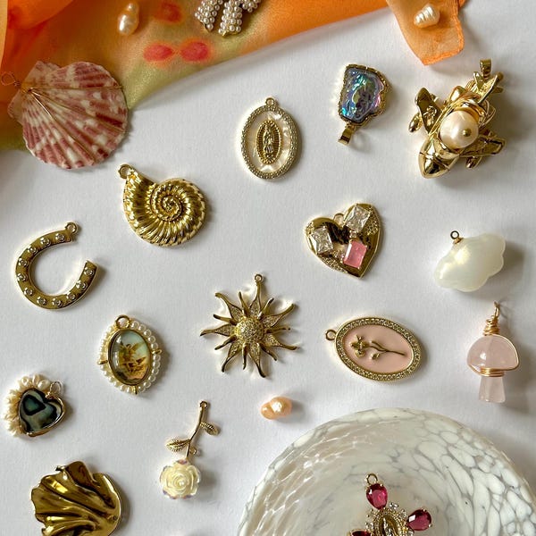 charms nike