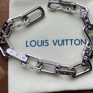 Love Bug - 🎀Louis Vuitton Stud Earrings Dupes ⚜️Look