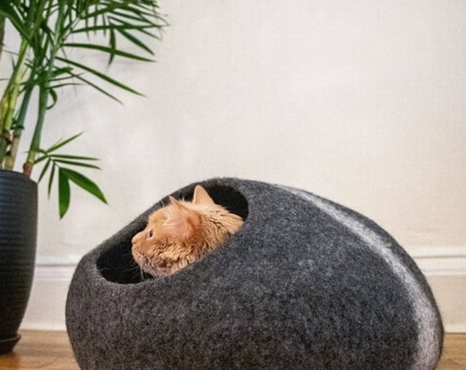 Comfortable handmade cat bed for all size cats,  Natural sheep wool. Hand felted.