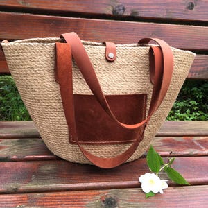 Handgemachte Strandtasche für Frauen, Kuschelige Jutetasche als Brautjungfer Geschenk, Jutetasche für den Urlaub, umweltfreundliches Raffia Taschengeschenk für die Frau