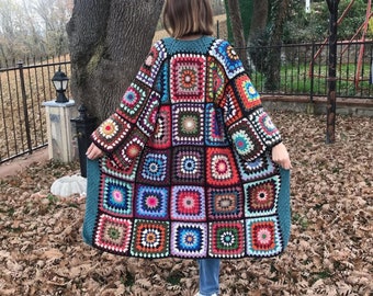 Oma Square Häkel-Cardigan – afghanische Jacke – personalisierter Plus-Size-Pullover – mehrfarbiger Vintage-Mantel – Geschenk für Frauen