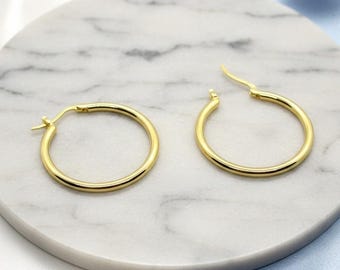 Elegant Gold Hoops for Women, Timeless 30mm Earrings, Minimalist Jewellery, Modern Style, Ideal Present for Special Occasion, Chic Jewellery