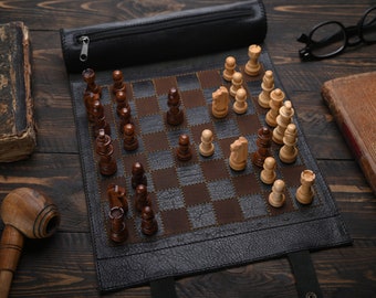 Zestaw szachowy Premium Leather Chess Roll - przenośny zestaw szachowy ze skóry naturalnej, magnetyczna szachownica, idealny do podróży i na prezent