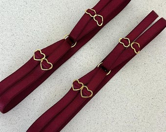 Set van 2 verstelbare bordeauxrode dij jarretels met hartdetails