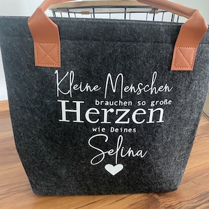 Personalisierte Filztasche , Kleine Menschen brauchen so große Herzen wie Deines ... Muttertagsgeschenk, Geschenk Erzieherin Bild 6