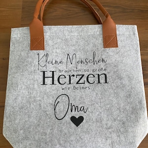 Personalisierte Filztasche , Kleine Menschen brauchen so große Herzen wie Deines ... Muttertagsgeschenk, Geschenk Erzieherin Bild 2