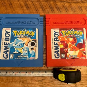 Pokémon géant version rouge, bleu, jaune et or - grande réplique de la cartouche Gameboy