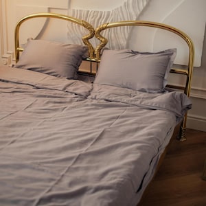 Elegante grijze beddengoedset, modern design, zacht, ademend katoen, zorgt voor gezelligheid, perfect voor een stijlvolle slaapkamer, uniseks cadeau