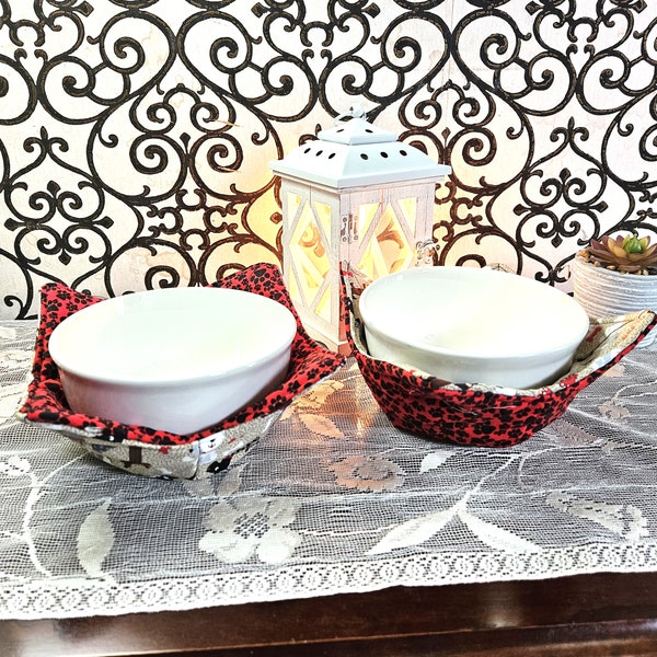 Reversible Soup Bowl Cozies: Dogs and Bones on tan, black paw prints on red