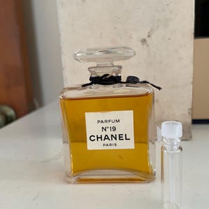 Chanel No 19 Vintage - Etsy