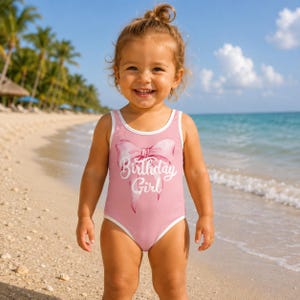 Costume da bagno rosa con fiocco per bambina per il compleanno, costume da bagno per compleanno da bambina, grazioso costume da bagno rosa con fiocco per bambine, completo da spiaggia per compleanno, costume da bagno per feste in piscina