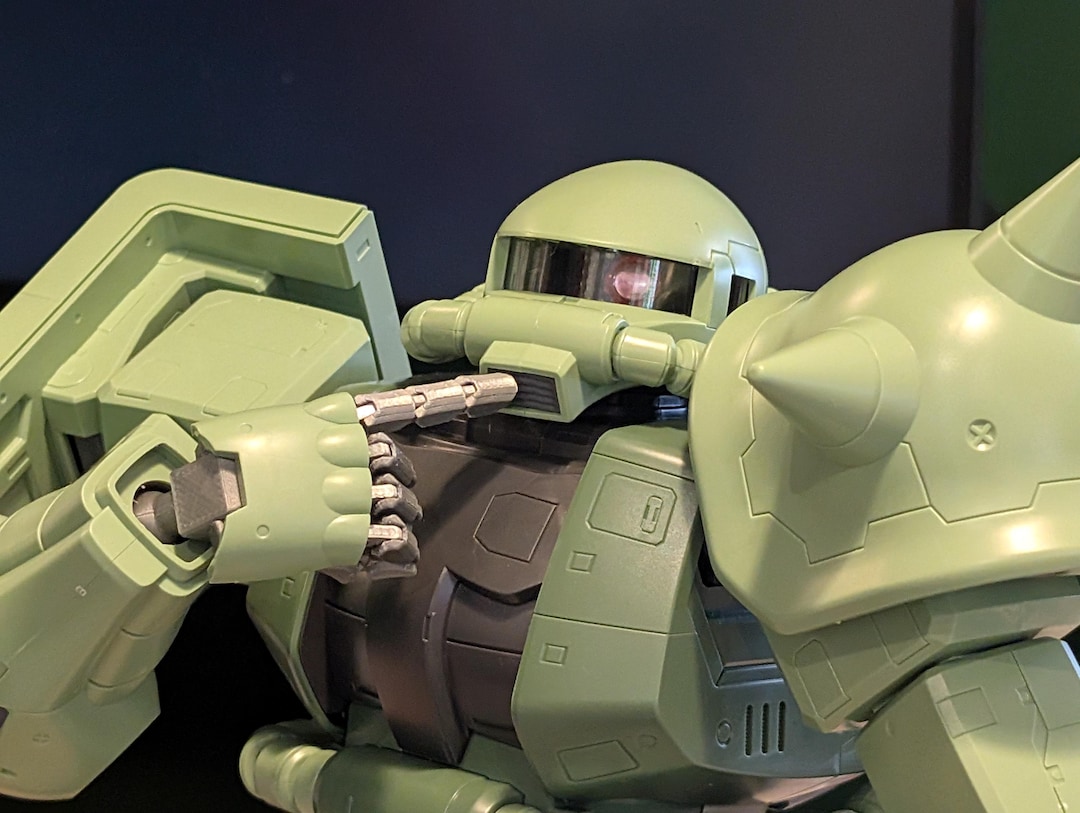 Metal Earth ZAKU II - Maquette 3D Métal à Monter - Modèle Gundam ICX102