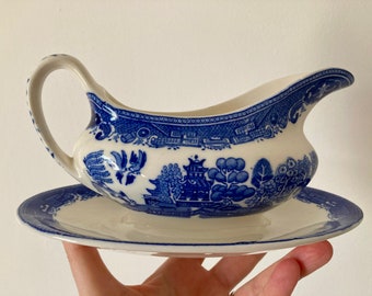 Vintage Blue China Willow Victoria Salsera de porcelana con placa inferior, salsera, salsera vintage