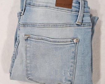 Judy Blue JB88561 Dam Ljustvättade Slitna Raka Korta Jeans Storlek 29