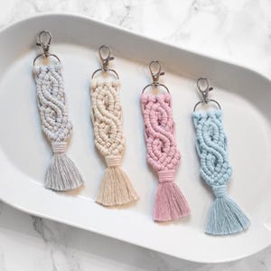 Macramé keychain | Perfect gift | Bag charm |