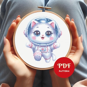 宇宙飛行士の子猫のクロスステッチパターン、子供向け刺繍デザイン、猫のニードルポイントチャート、簡単なクロスステッチPDFパターン、即時ダウンロード、DIY