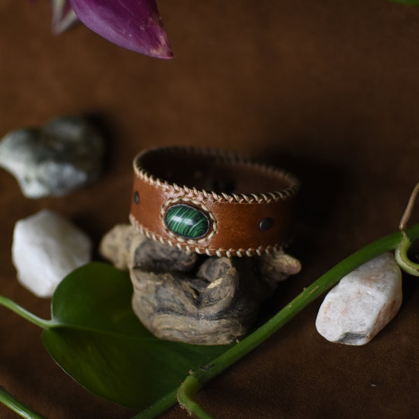 Bracelet en cuir et pierre naturelle