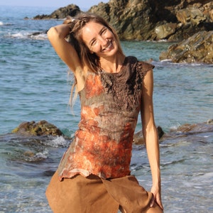 Top de fieltro, camiseta sin costuras, top largo, top con espalda descubierta, ropa bohemia, top ooak, ecoimpreso, ropa de seda, atuendo para festivales