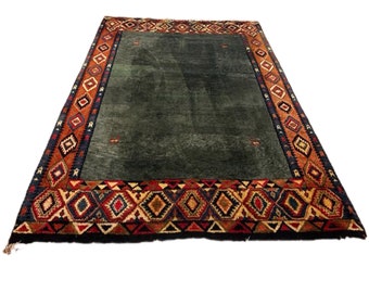 Indian hand-knotted carpet made of virgin wool