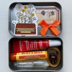 Handbag Organiser Tin (altoid wallet) With Essential Supplies