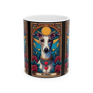 La tazza in ceramica con stampa di carte dei tarocchi del levriero italiano Zoomies, (11 once, 15 once), tazza Iggy, levrieri italiani, stampa di carte dei tarocchi, Iggy carino