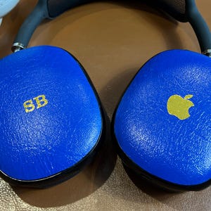 Blauw leren Airpod Max-hoesje met reliëf, goudzilverfolie gepersonaliseerd monogram Airpod Max-hoesje, leren hoesje uniek cadeau