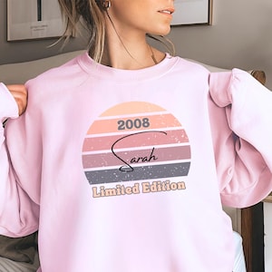 Geschenke zum 18. Geburtstag Mädchen, Pullover personalisiert mit Name & Jahrgang, Geburtstageschenk 18 Tochter