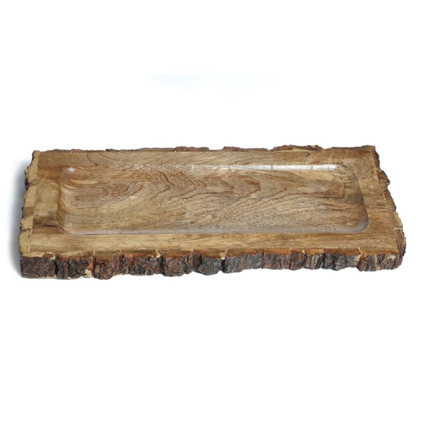 Grande assiette de service rectangulaire en bois naturel avec bord en écorce